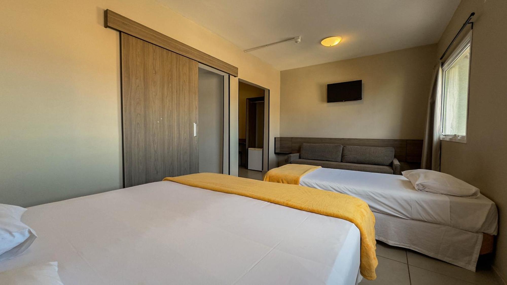 I-Hotel 皮拉西卡巴 外观 照片