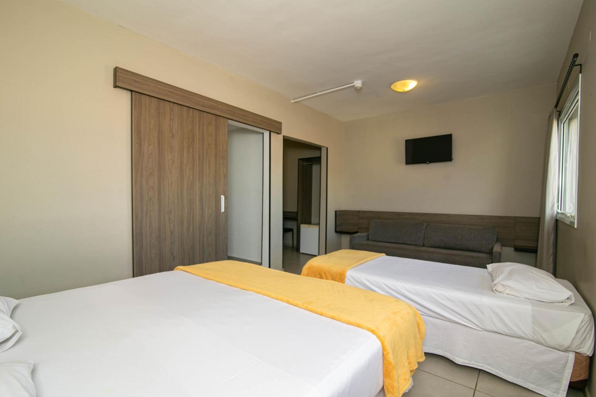 I-Hotel 皮拉西卡巴 外观 照片