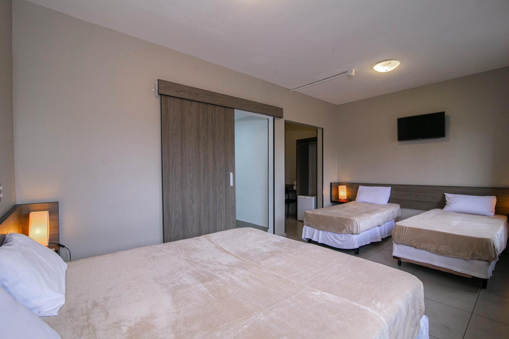 I-Hotel 皮拉西卡巴 外观 照片