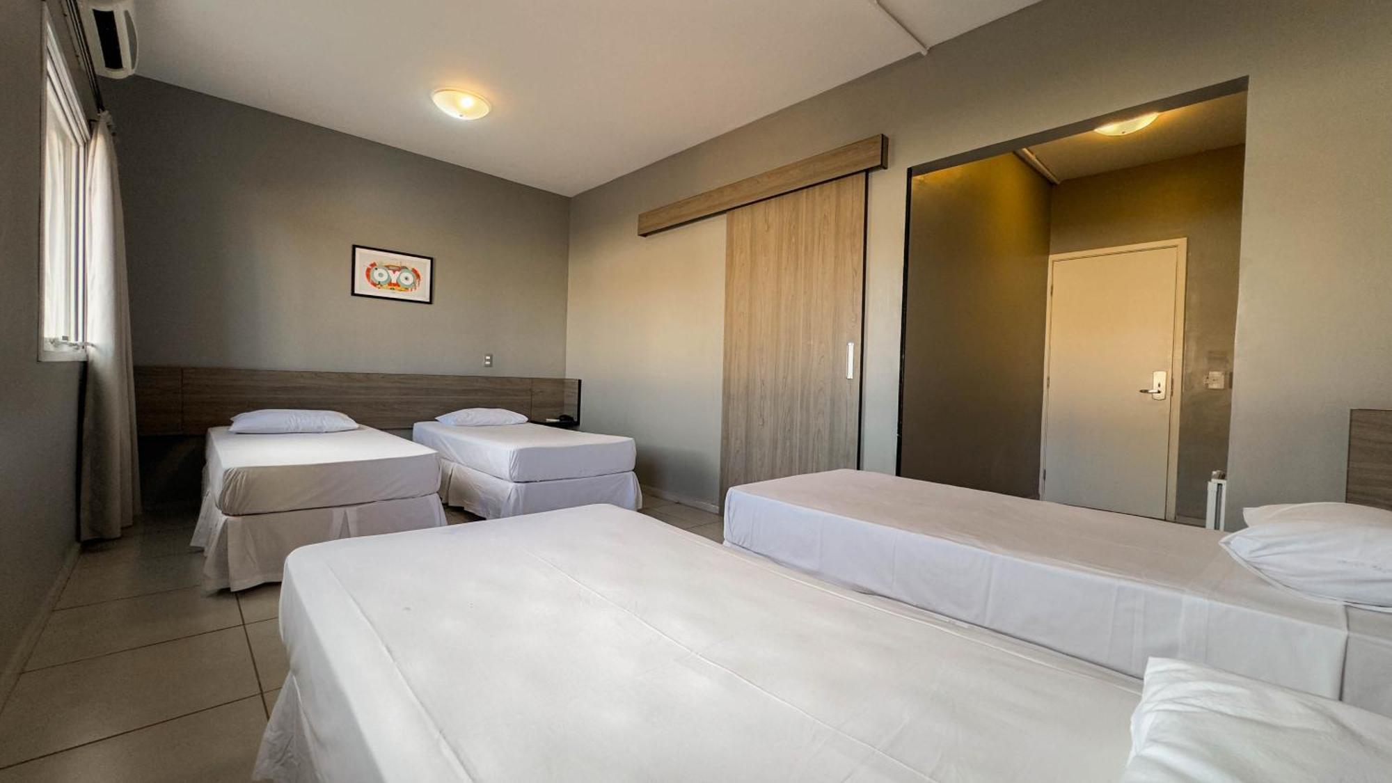 I-Hotel 皮拉西卡巴 外观 照片