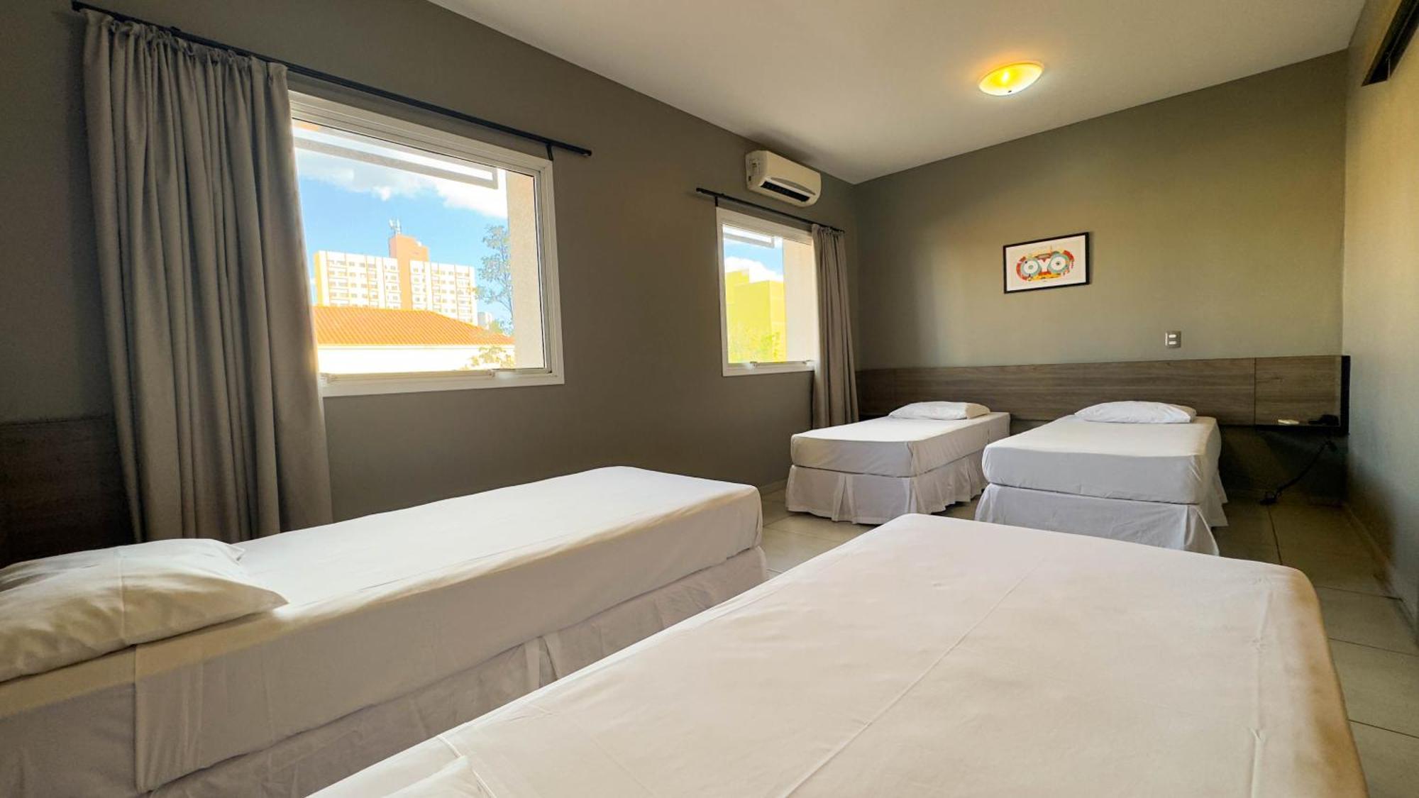 I-Hotel 皮拉西卡巴 外观 照片